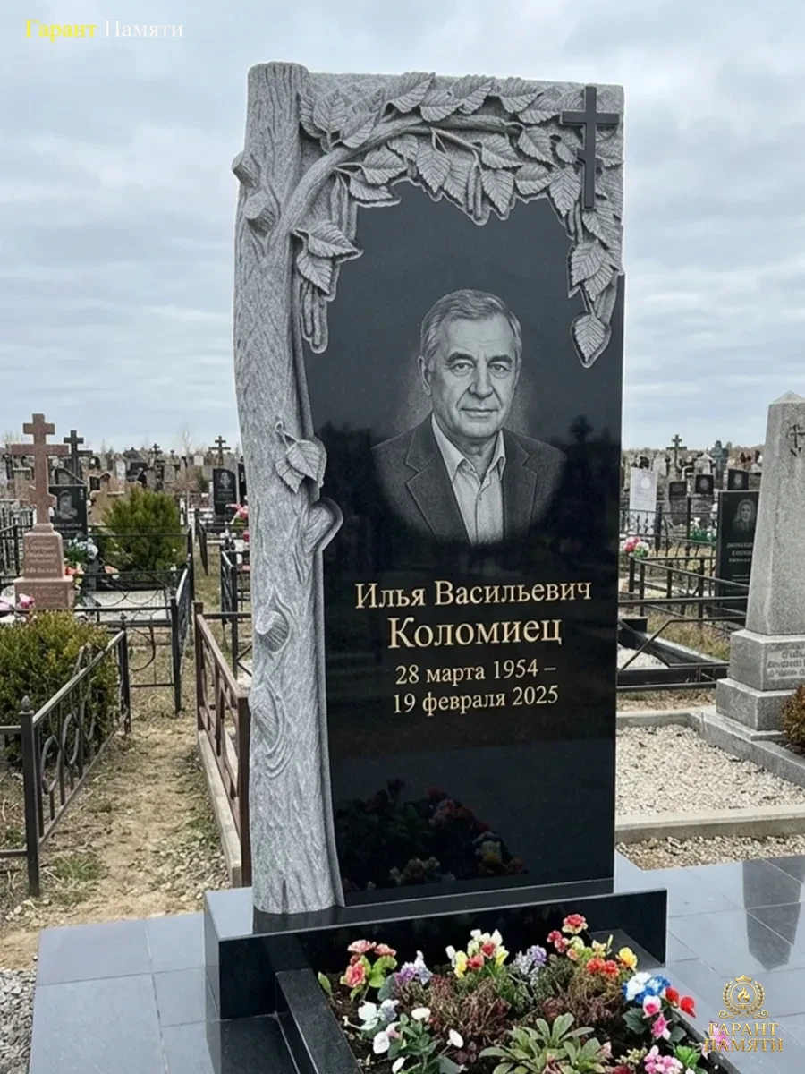 Памятник из гранита Березка с крестом 13